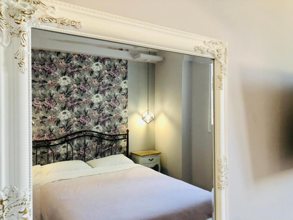 Lovely Apartments Патра Екстериор снимка