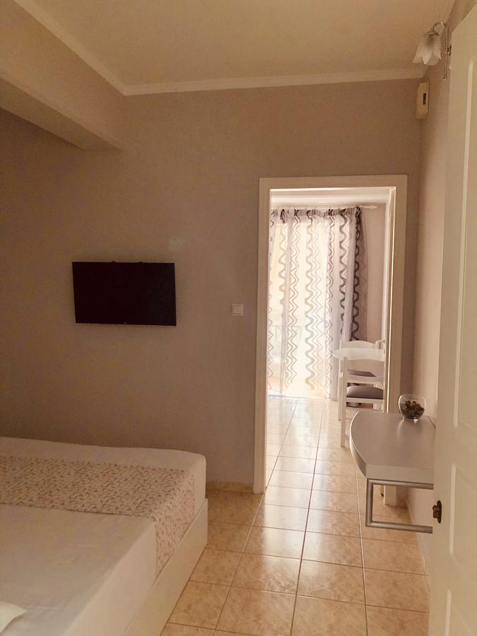 Lovely Apartments Патра Екстериор снимка